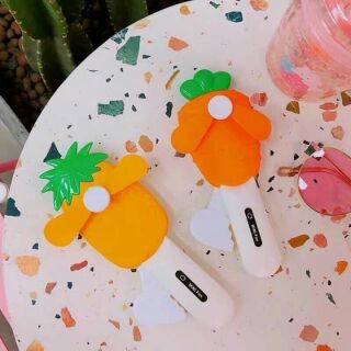Quạt cầm tay hình cà rốt cute