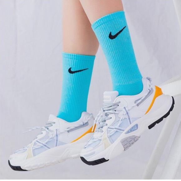 Tất Thể Thao Unisex Cổ Cao Nhiều Màu Phối Cùng Sneaker