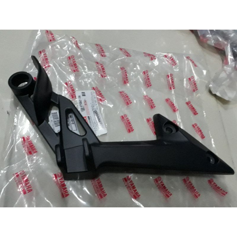 Gác chân nhôm bên phải Exciter 2006_2010 Yamaha