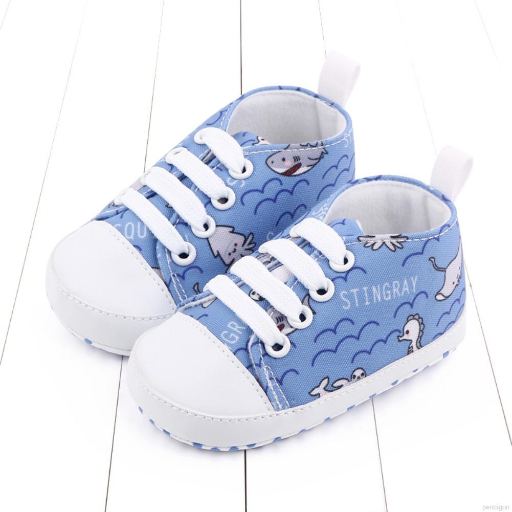 Giày vải canvas chống trượt hoạ tiết hoạt hình cho bé từ 0-18 tháng tuổi