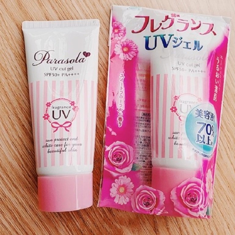 Kem chống nắng dưỡng da Parasola Essence in UV Cut Spray Nhật Bản 90ml