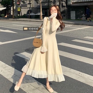 Váy len phối bèo