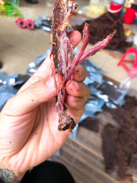 ĐẶC SẢN TÂY BẮC: THỊT TRÂU GÁC BẾP - 1KG (tặng kèm chẩm chéo) | BigBuy360 - bigbuy360.vn