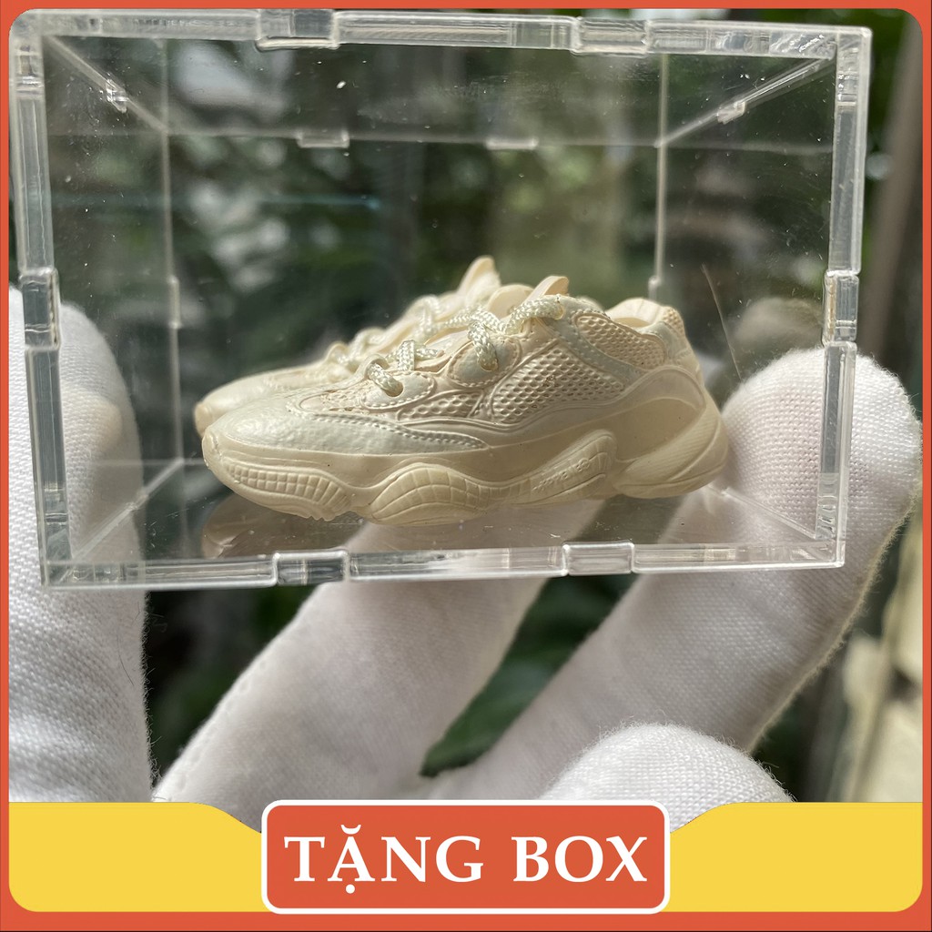 Móc khóa giày Yeezy 500 Blush tỉ lệ 1:6 J81