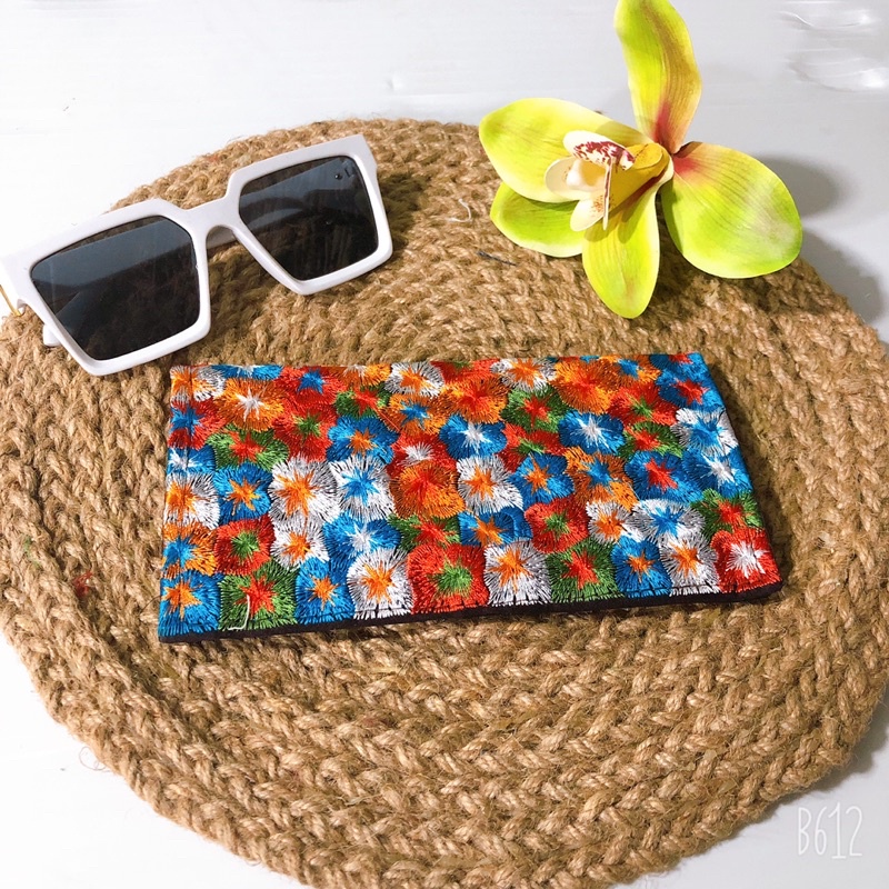 Ví thêu bông nhí