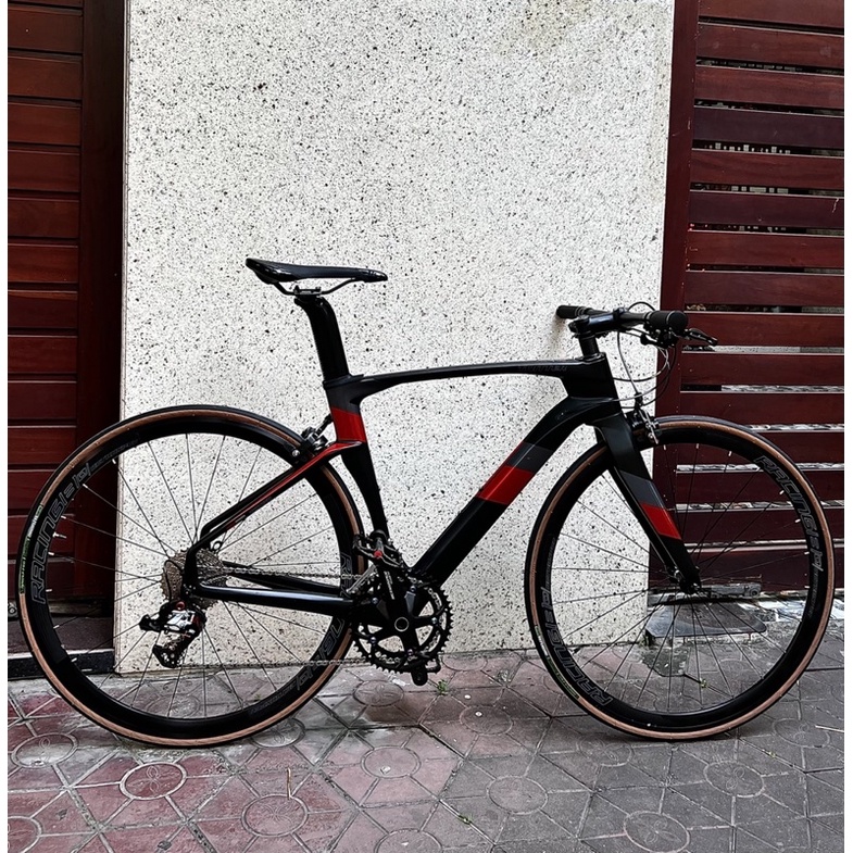 Xe 700c Twitter Cyclone khung carbon