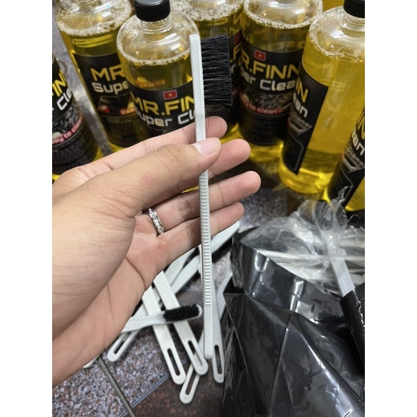 Bàn chải rửa xe - Dùng để chà nhông sên dĩa và chi tiết kim loại