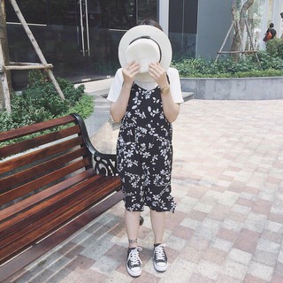Set áo thun trắng+đầm yếm hoa xinh