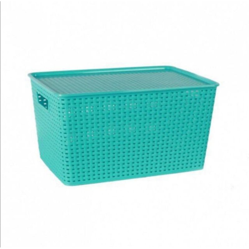 Rổ nhựa có nắp đậy Việt Nhật. Cỡ đại 23 x 30 x 43 cm. Cỡ trung 20 x 27 x 40 cm. Cỡ bé 14 x 19 x 28 cm