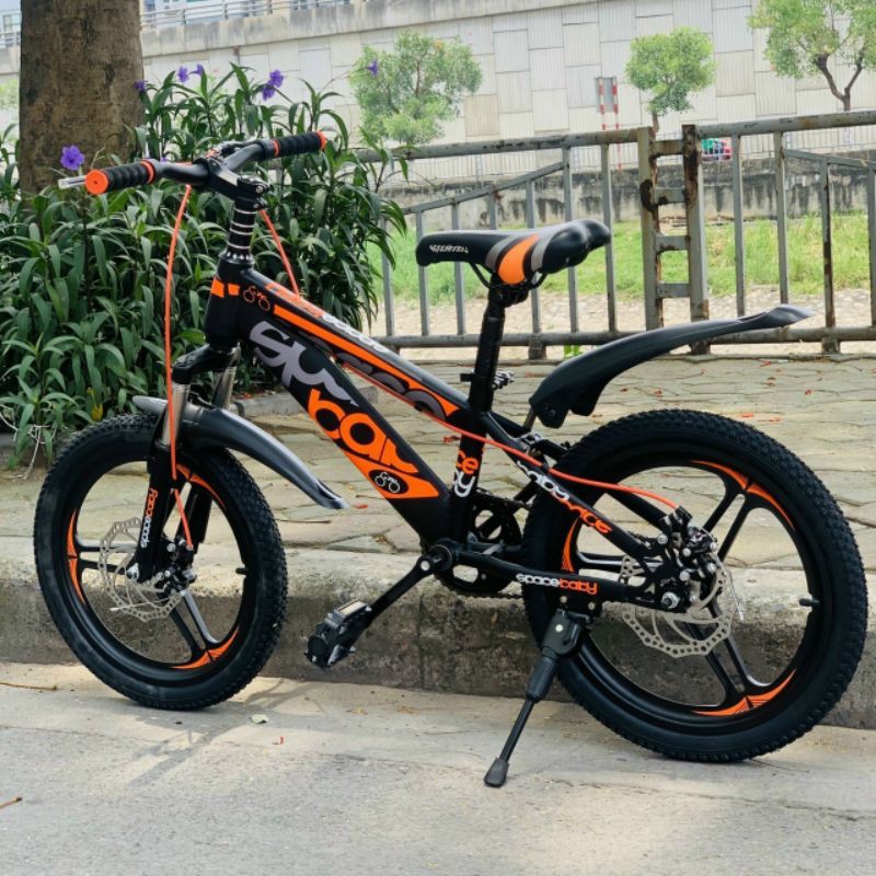 GIÁ RẺ SỐ 1: Xe Đạp Trẻ Em Vành Đúc 18 inch. 20 inch. 22 inch hàng chính hãng Spacebaby (tặng kèm chắn bùn theo xe)