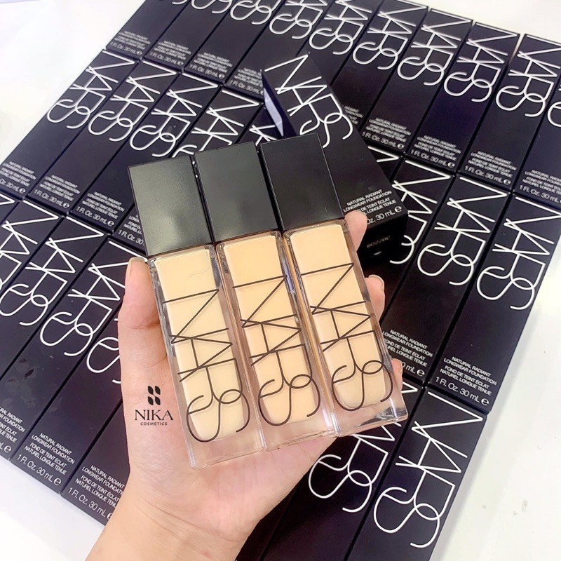 Kem nền căng bóng mỏng nhẹ NARS Natural Radiant Longwear Foundation