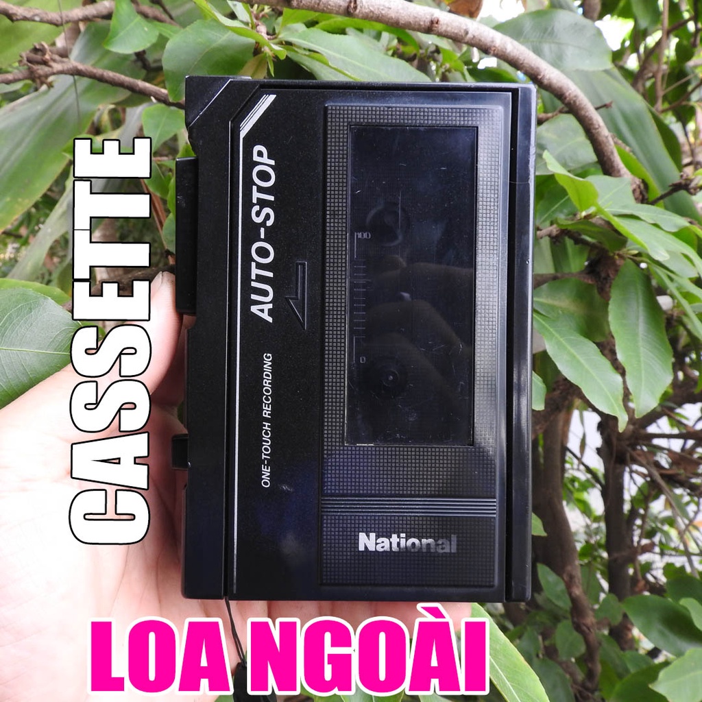 Máy nghe nhạc cassette National RQ-340 có loa ngoài máy nhìn hầm hố nhưng nhỏ gọn