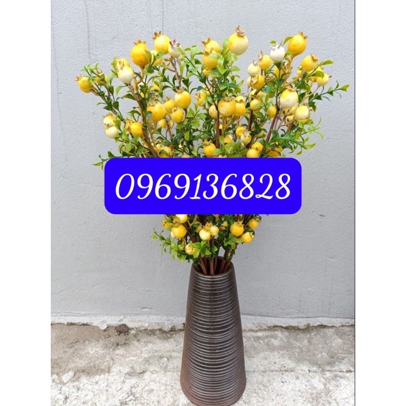 ẢNH THẬT - Cành lựu phú quý dài 60cm, có 15-18 quả lớn bé mang đến may mắn sung túc phú quý