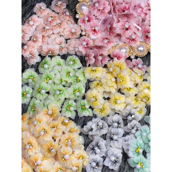 Hoa bột gắn chân