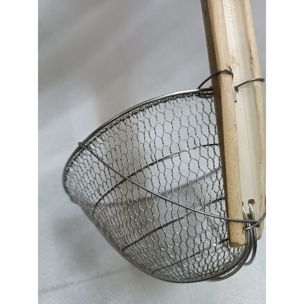 Vợt trụng hủ tiếu; bún phở; nam vang; mì loại tốt ( sâu lòng) inoxx tốt cán tre sài bền chắc chắn size 14cm