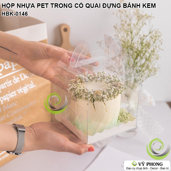 HỘP NHỰA PET TRONG SUỐT ĐỰNG BÁNH KEM BÁNH SINH NHẬT CÓ QUAI XÁCH KÈM ĐẾ HỘP PHONG CÁCH ÂU HÀN HBK-0146