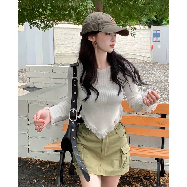 Áo sweater Dệt Kim Tay Dài Màu Đen Phối Tua Rua Thiết Kế Độc Đáo Thời Trang