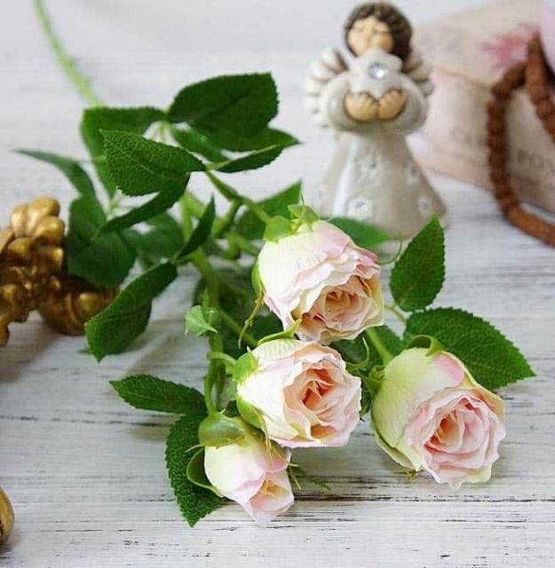 Hoa lụa: cành hoa hồng 4 bông cao cấp đẹp nhẹ nhàng quý phái