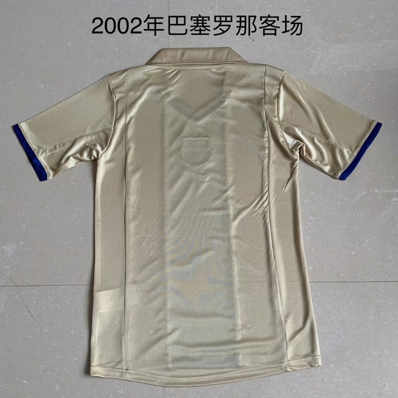Áo thun tay ngắn in chữ 2000 Barcelona phong cách retro