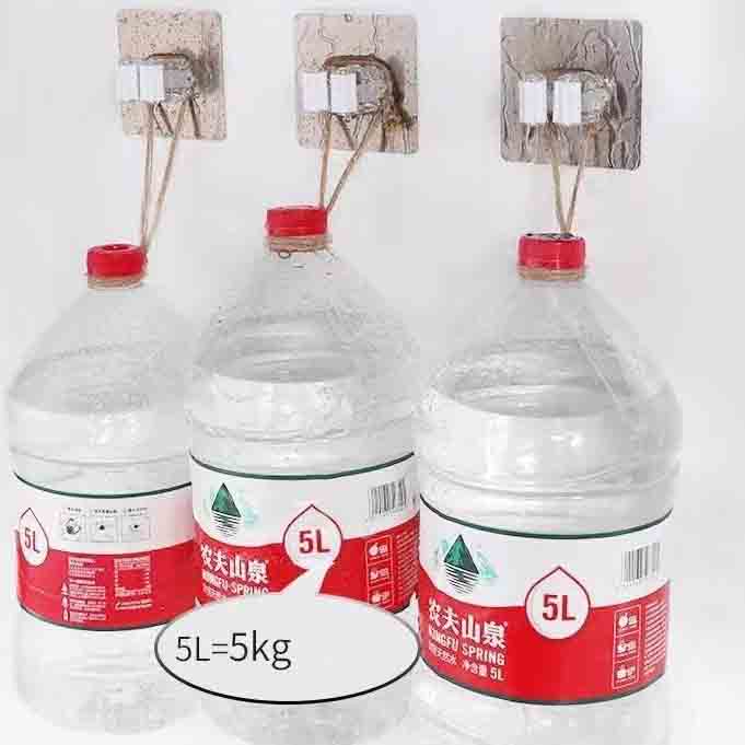 Giá đỡ chổi và cây lau nhà gắn tường sành điệu cho nhà bếp nhà tắm