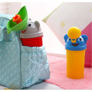 CỐC BÔ ĐI TIỂU CẦM TAY CHO BÉ GÁI KUTE T3B1