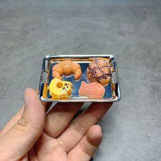Khay Bánh Mì Mini Tỉ Lệ 1:12 Xinh Xắn Dành Cho Nhà Búp Bê