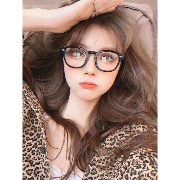 Kính Gọng Mắt Vuông To Phong Cách Retro Nghệ Sĩ