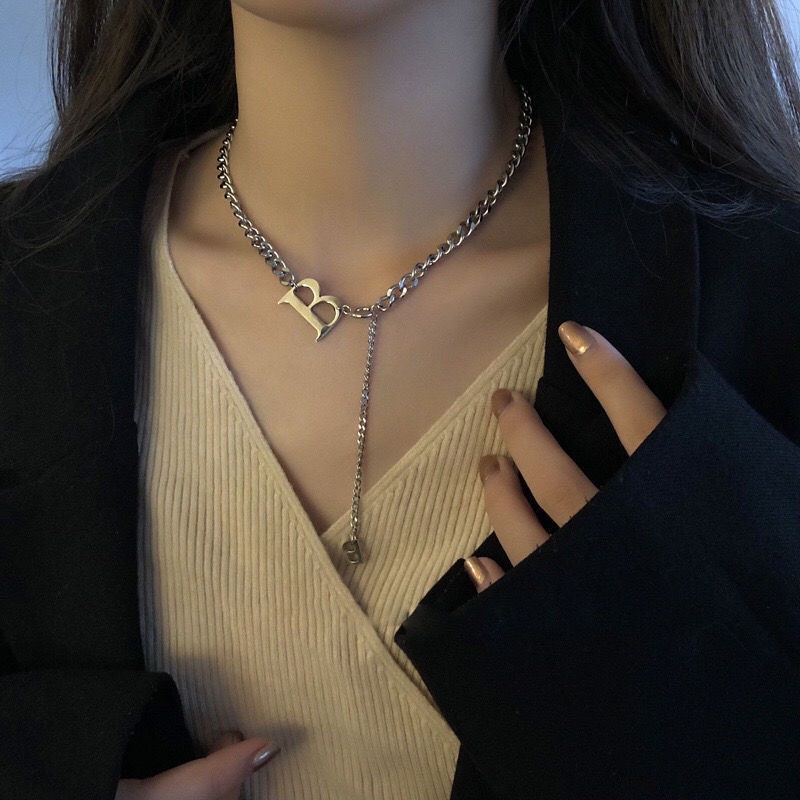 Dây chuyền nữ Madeline V19 chữ B phong cách cá tính