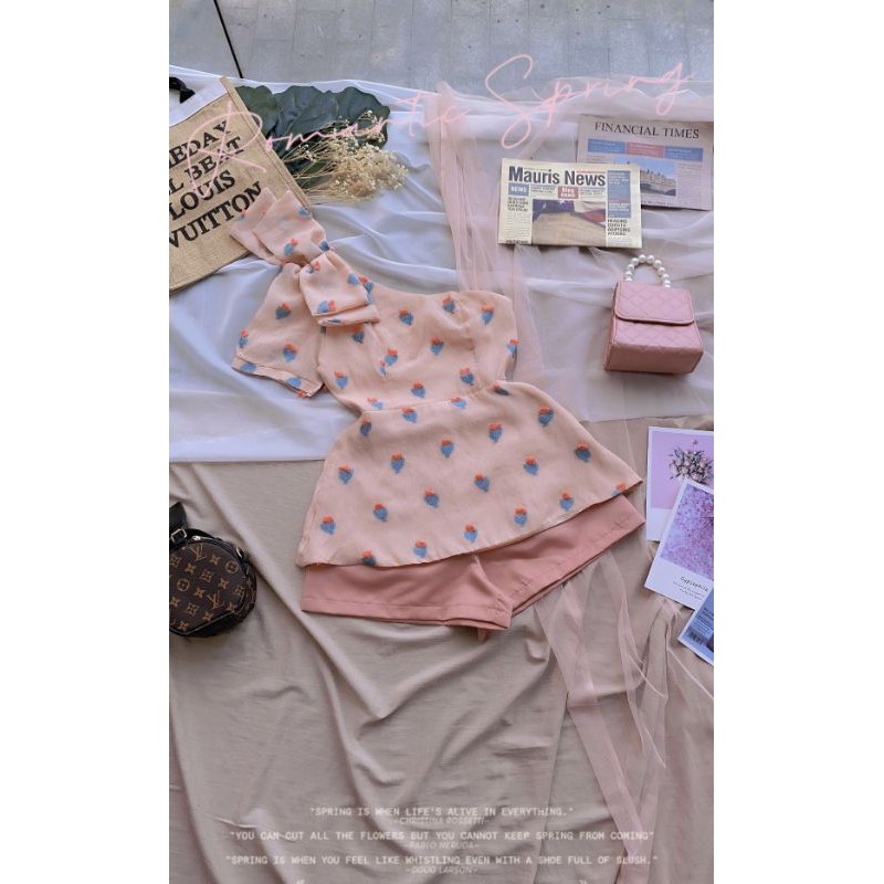Set áo lệch nơ vai bông gòn + short tafta.