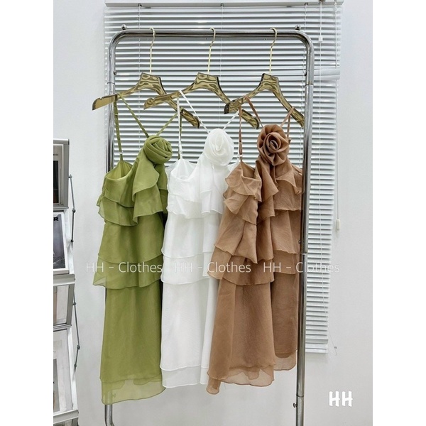 ĐẦM YẾM TẦNG VOAN TƠ ĐÍNH HOA DÁNG SUÔNG