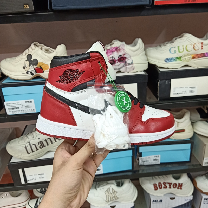 Giày Jordan 1 Cổ Cao Chicago | BigBuy360 - bigbuy360.vn