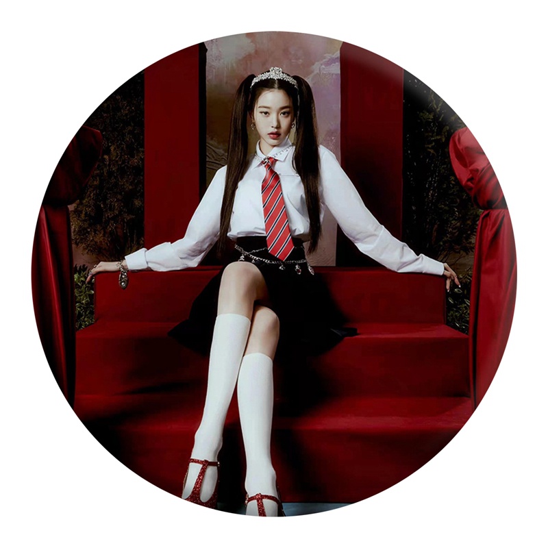 Huy Hiệu Cài Áo Hình Tròn In Hình Các Thành Viên Nhóm Nhạc KPOP IVE LOVE DIVE