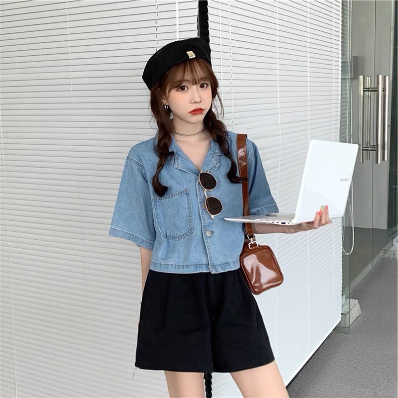 Áo sơ mì bò croptop cổ vét cực xinh | BigBuy360 - bigbuy360.vn