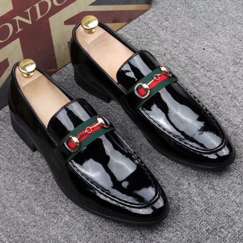 Ảnh thật ) giày lười da bóng có dây màu xanh, đỏ và logo móc trên giày