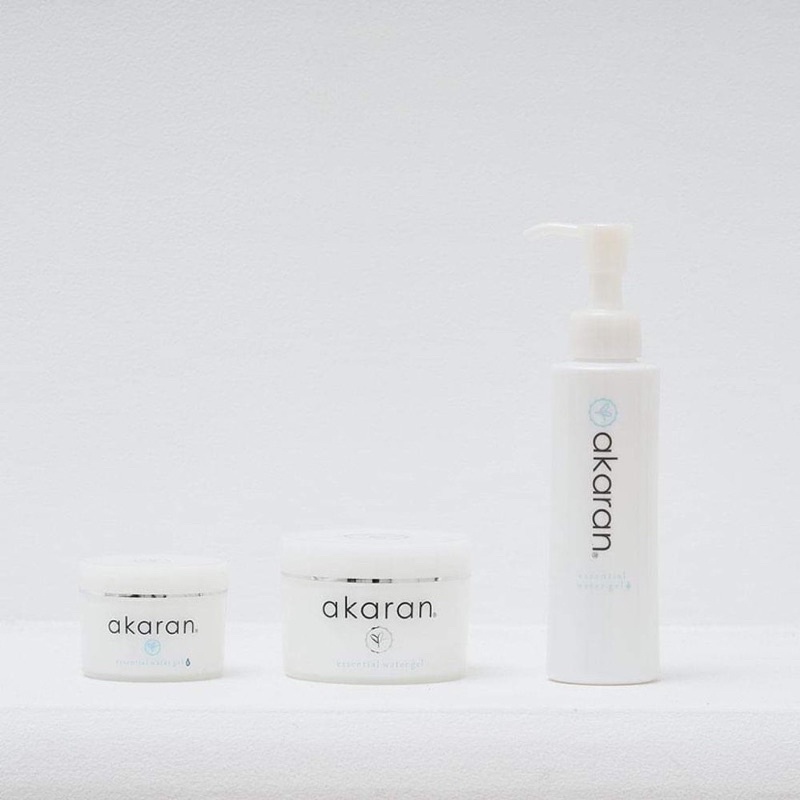 Gel dưỡng ẩm trắng da Essential Water Gel AkaraN Nhật Bản