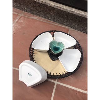 Khay đựng lẩu kem hình hoa