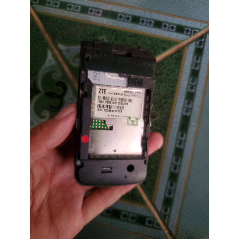 Điện thoại ZTE F230 cổ độc lạ | BigBuy360 - bigbuy360.vn
