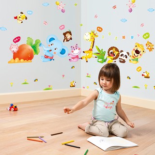 Decal dán tường vườn thú vui nhộn