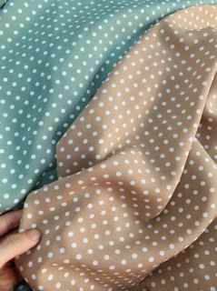 Vải lụa trượt chấm bi