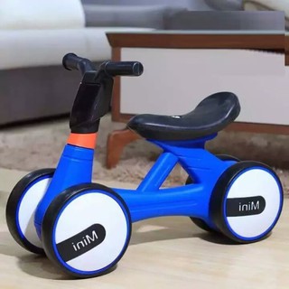 Xe chòi chân 4 bánh tự cân bằng cho bé