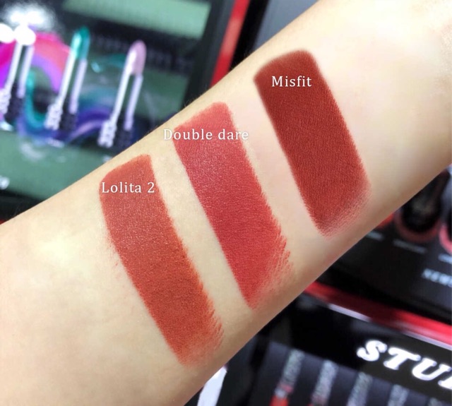 Son thỏi Kat Von D Studded Kiss Creme Lipstick đủ bill