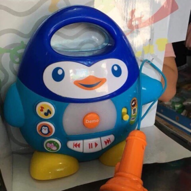 Chim cánh cụt buết hát