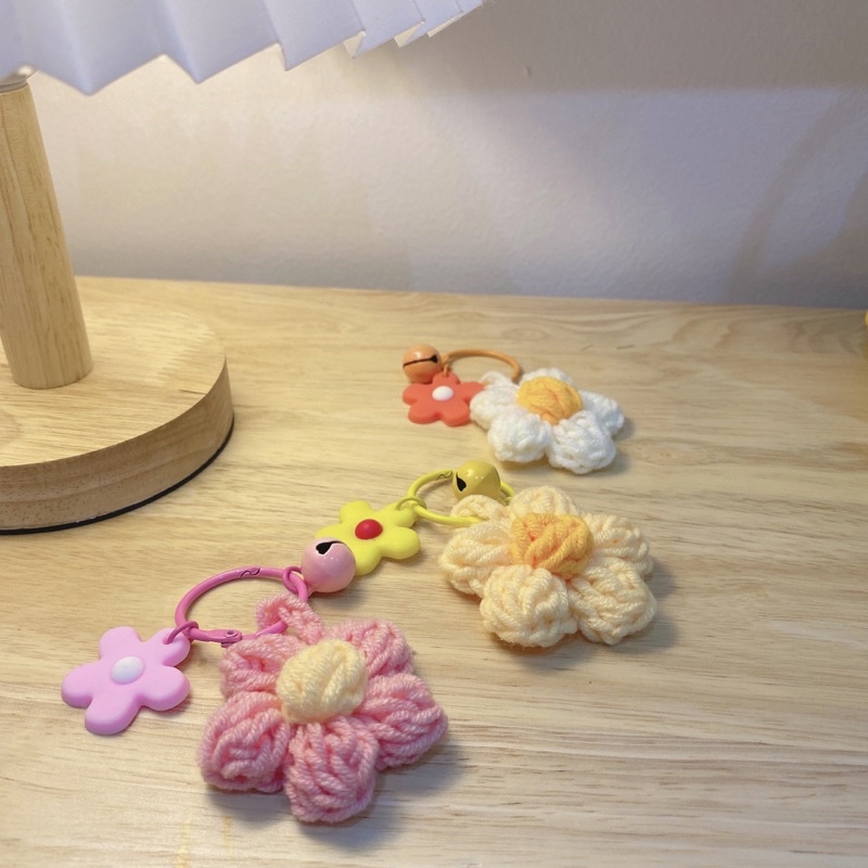 Charm hoa xinh xắn