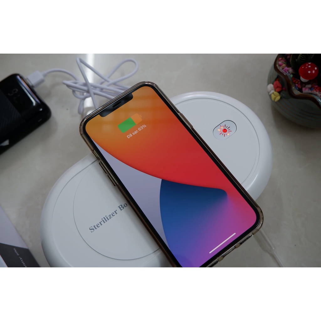 Hộp khử khuẩn kiêm sạc không dây 10w