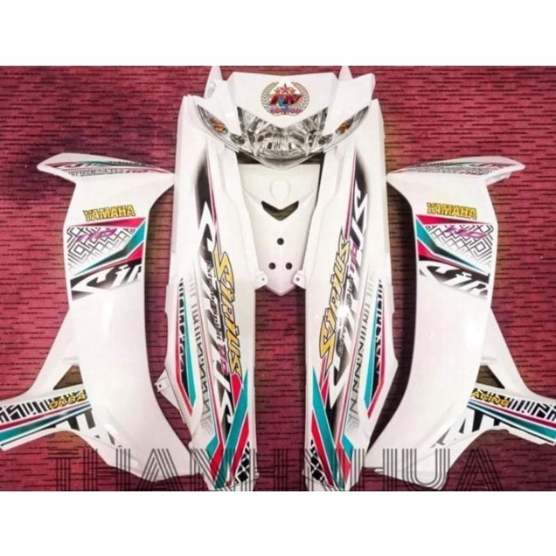 Dàn áo Sirius Trắng kèm tem ghép