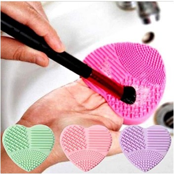 Rửa Cọ Make up Silicone Trái Tim