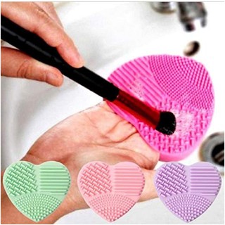 Rửa Cọ Make up Silicone Trái Tim