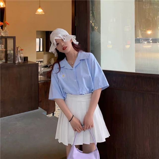 SET ÁO SƠ MI XANH THÊU HOA MIX CHÂN VÁY TENNIS TRẮNG ULZZANG