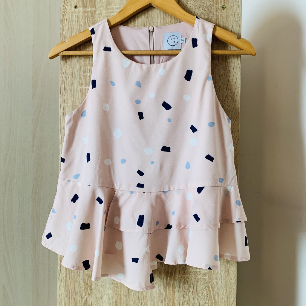 Áo sát nách peplum hiệu TT.R