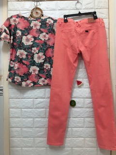 SET áo thun hoa quần jean cam Lee size L